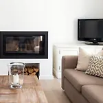 Beautiful Newly Renovated In 2024 On Portuguese * Amoreira (Leiria)