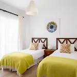 Beautiful Newly Renovated In 2024 On Portuguese