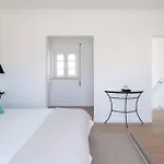 Beautiful Newly Renovated In 2024 On Portuguese *