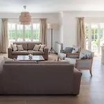 Beautiful Newly Renovated In 2024 On Portuguese