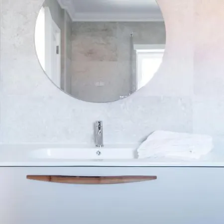 Beautiful Newly Renovated In 2024 On Portuguese Vila