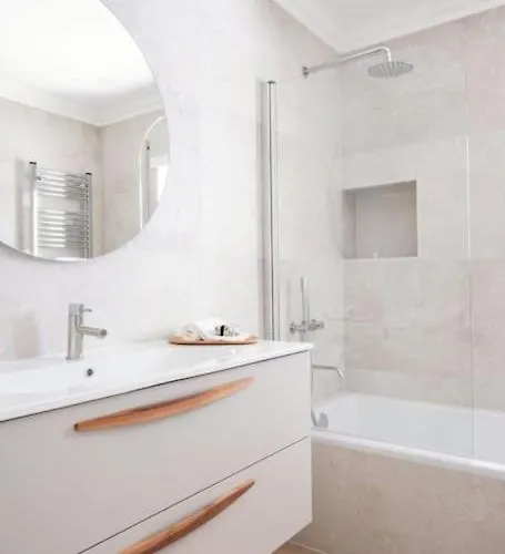 Beautiful Newly Renovated In 2024 On Portuguese * Amoreira (Leiria)