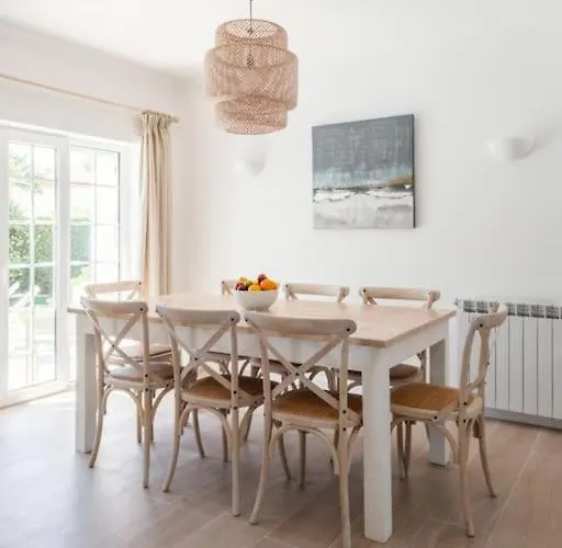 Beautiful Newly Renovated In 2024 On Portuguese