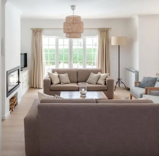 Beautiful Newly Renovated In 2024 On Portuguese * Amoreira (Leiria)