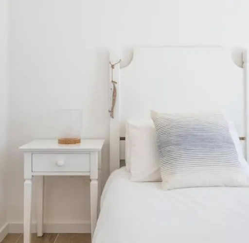 Beautiful Newly Renovated In 2024 On Portuguese