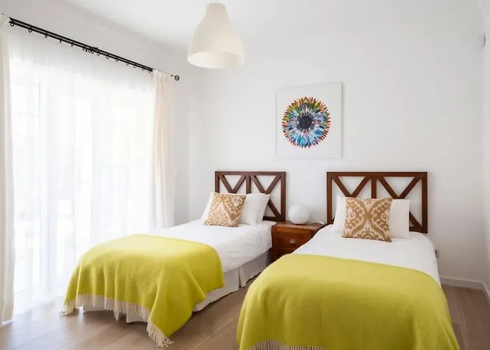 Beautiful Newly Renovated In 2024 On Portuguese