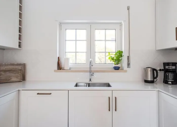 Beautiful Newly Renovated In 2024 On Portuguese